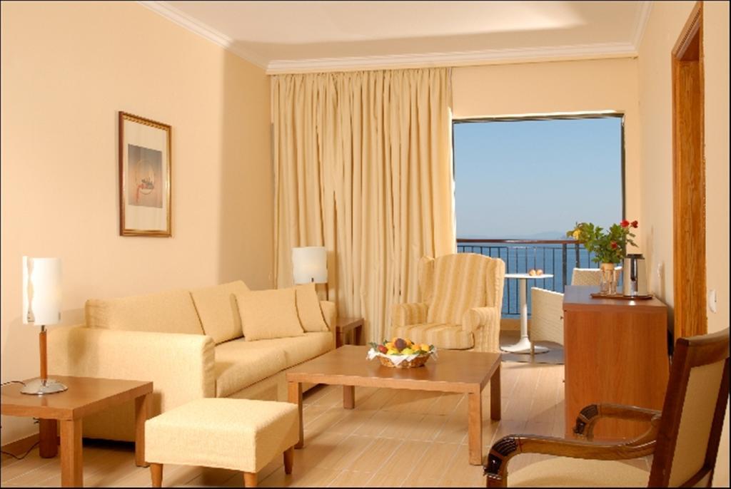 Hotel Nissaki Beach Nisaki  Стая снимка