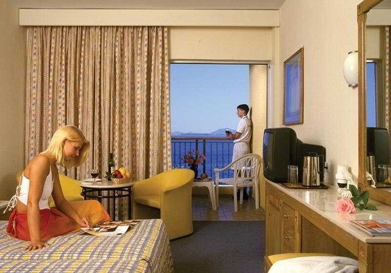 Hotel Nissaki Beach Nisaki  Стая снимка